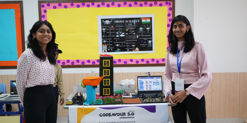 Codeavour 5.0 National winners Samriddhi Kori and Swara Bhavi presenting their 'Drone Acharya' project